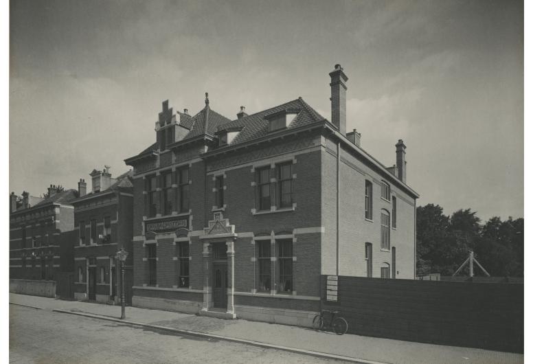 Het Heilige Geesthuis in de Gerard Scholtenstraat.
