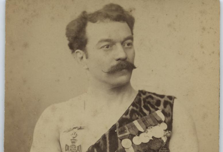 Portret van een onbekende worstelaar circa 1885