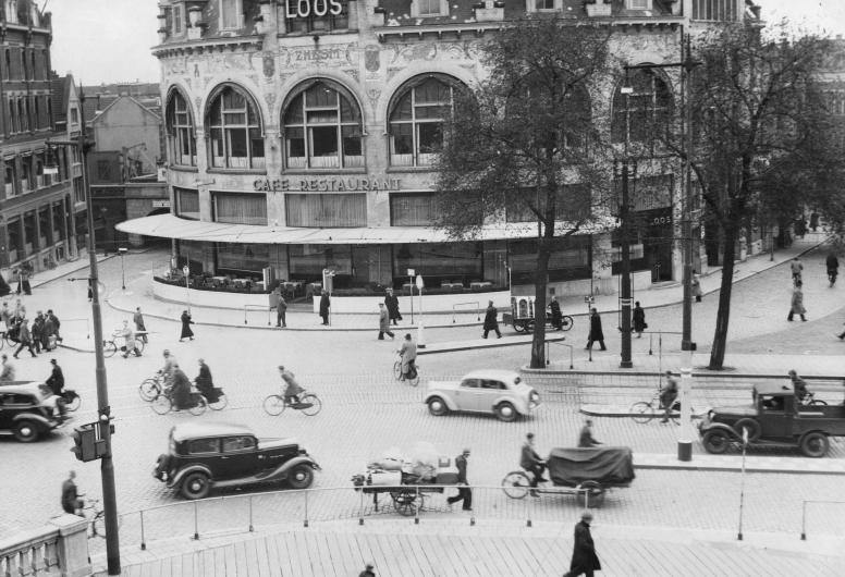 Coolsingel/Hofplein met café Loos. Collectie 4100 nummer 1120.