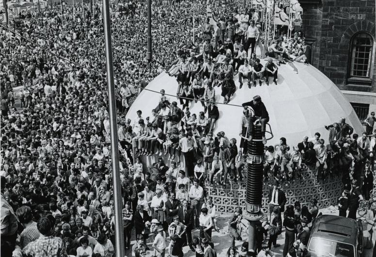 Coolsingel huldiging Feyenoord 1970. Collectie 4282, nummer 1970-721