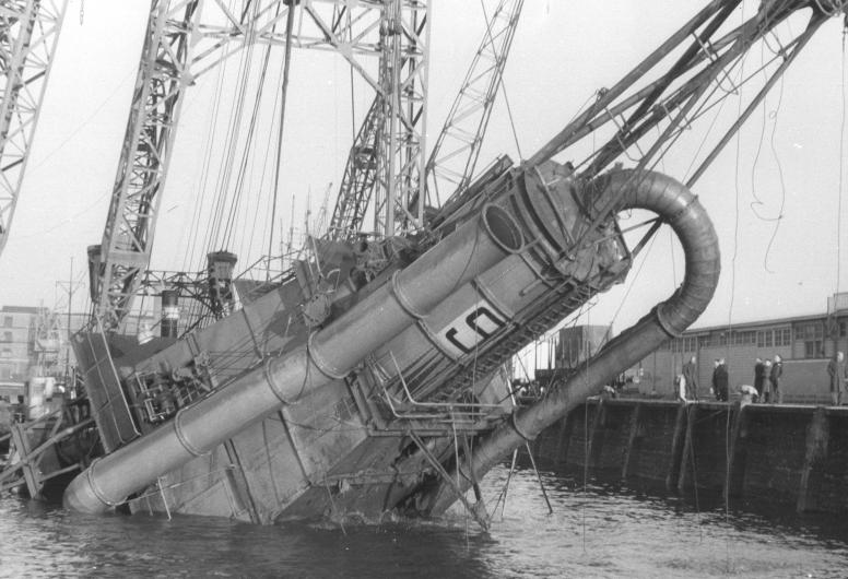 Kapseizende elevator. Collectie 4202_vii-369-01-30