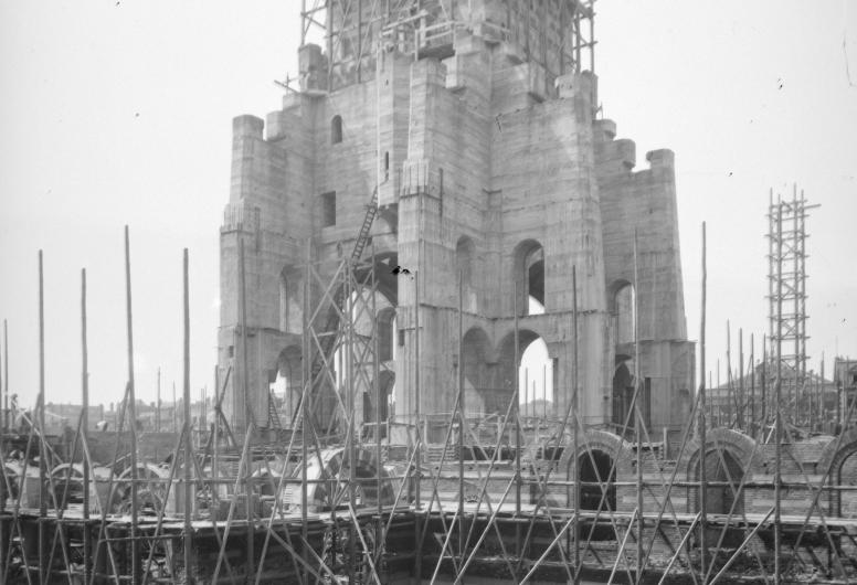 De stadhuistoren in aanbouw. 1916-1917. Collectie 4100. Documentnummer 2008-670-4