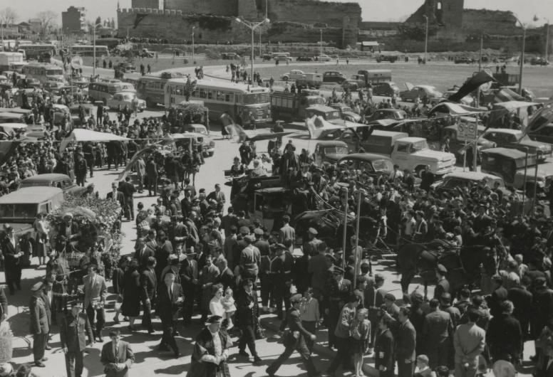 Vertrek van de Floriade koest vanuit Istanbul. Collectie 4100 nummer 937-71