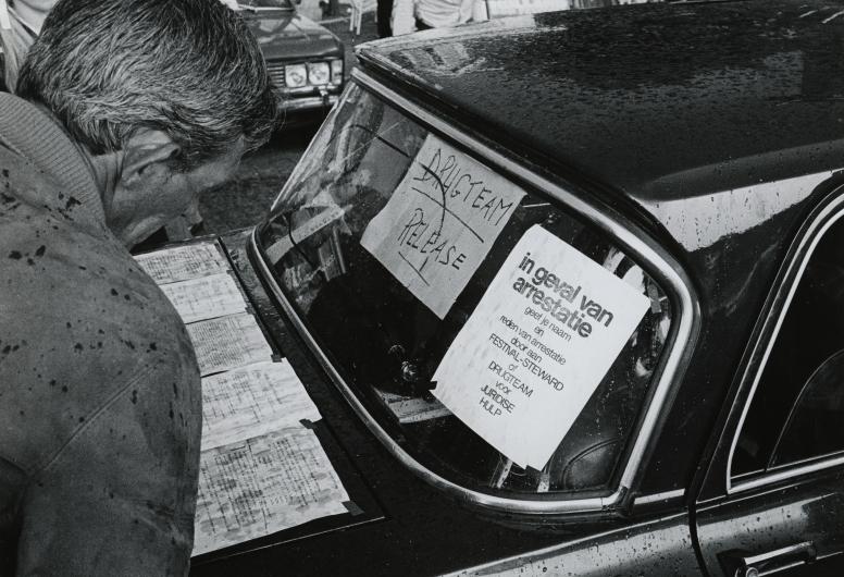 Informatie van het Drugteam Release in geval van arrestatie.