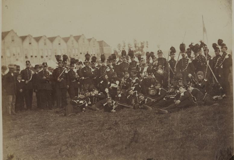 De Koninklijke Scherpschutters te Rotterdam tijdens de nationale schietwedstrijd, 1871.