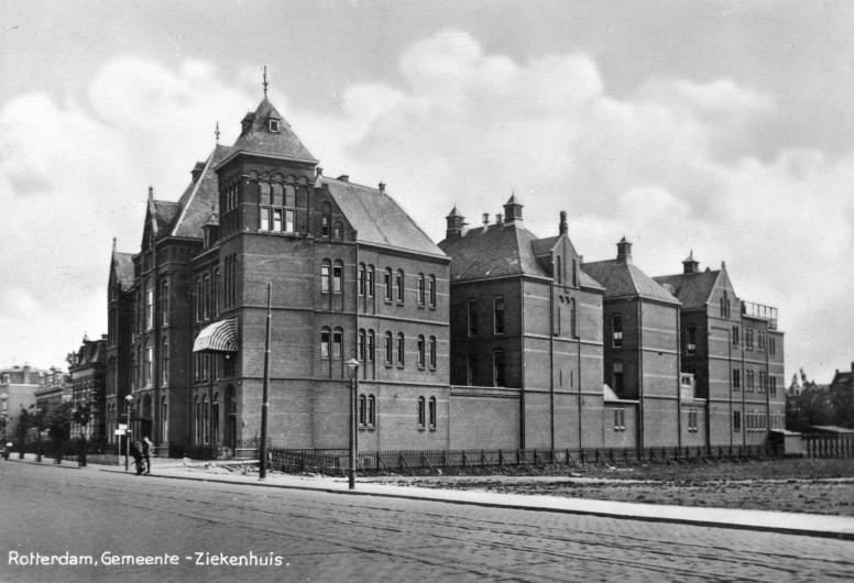 Prentbriefkaart van het Bergwegziekenhuis in 1930, collectie 4029, nummer PBK-241
