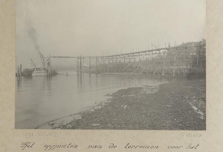 Het ophogen van het veengebied bij de Kralingseplas