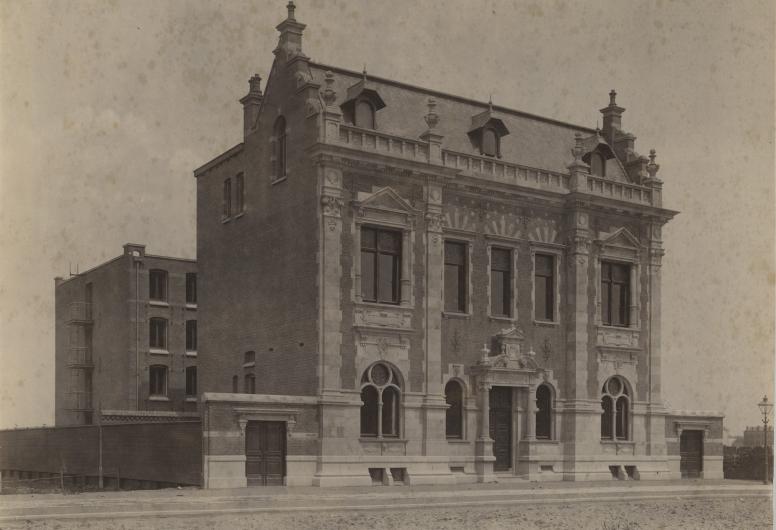 Het Gemeentearchief aan de Mathenesserlaan in de nog grotendeel onbebouwde Coolse Polder. Collectie Vroege Foto's. NL-RtSA_4187_XXI-11