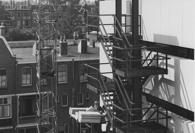 De bouw van depot 3 in ver gevorderd stadium. 1970. 