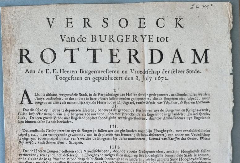 Gedrukt pamflet 'Versoeck van de burgerye tot Rotterdam aan de E.E. Heeren Burgemeesteren en Vroedtschap der server Stede', 1672. Bibliotheekcollectie 3001, signatuur II C 709.
