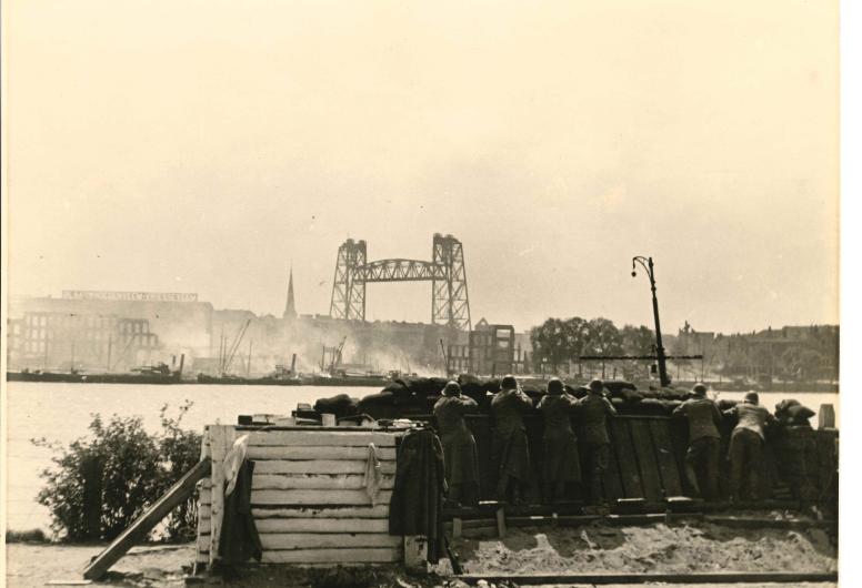 De strijd om de Maasbruggen, 10 mei 1940.
